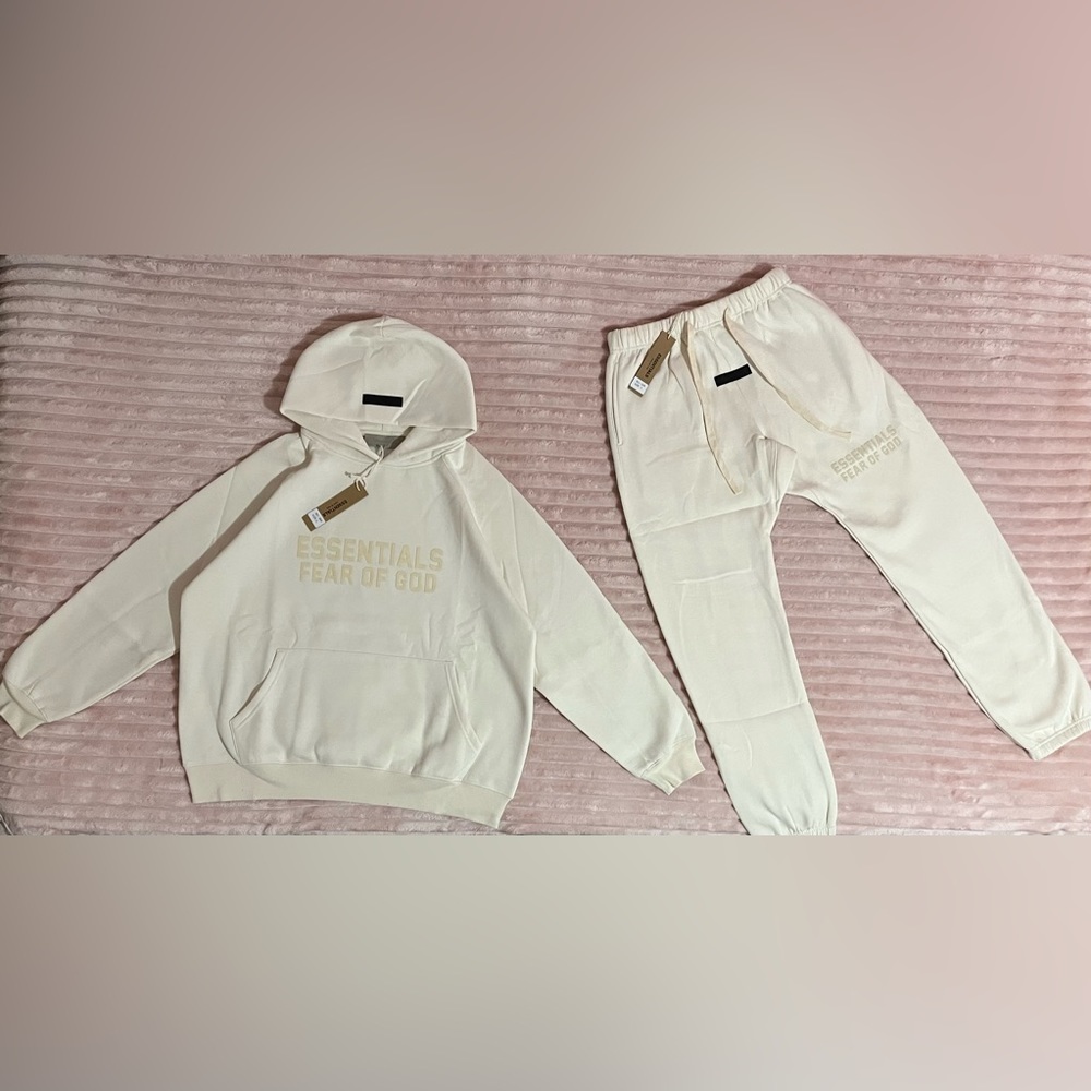 Essential L sweatsuit